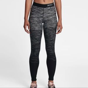 NIKE PRO HyperWarm Training Tights